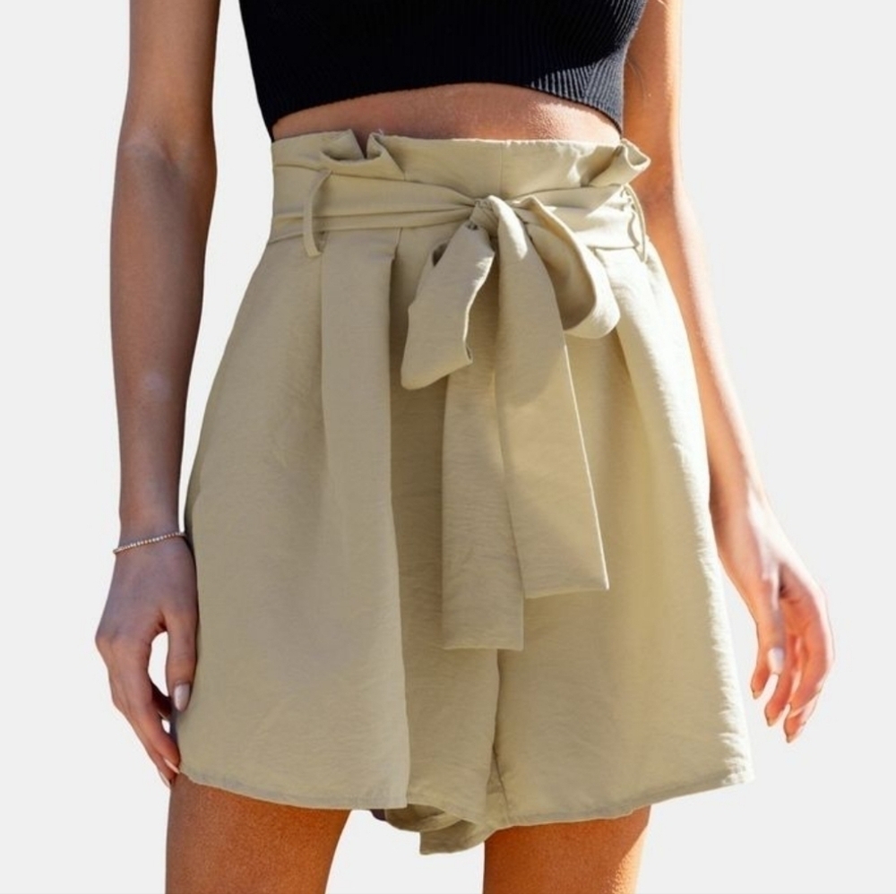 NWT Cupshe Women's Beige Tie-Waist Wide Leg Shorts L